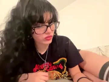 vampgatita — [959 tokens to goal] -- hewooo    #natural #curlyhair #latina #petite #canadian -- Current Goal: shirt awffff at 980 tokens