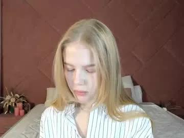 vicki_todd — GOAL: Put on shiny lipgoss [19 tokens remaining] Welcome to my room! Feel at home^^ #new #feet #nonude #18 #natural