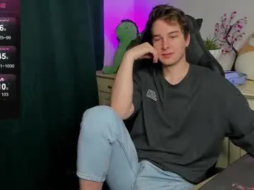 vincent__strong — GOAL: CUM SHOW [970 tokens remaining] let's have some fun #findom  #jeans #nipples #feet  #biceps