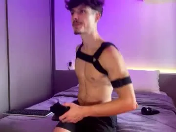 vitoraugustoxxx — Current Goal: socks off at 5 tokens -- lets vibe until I cum | #ass #latino #muscle #18 #young [5 tokens to goal]