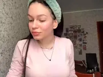 viviennebuiles — My first day! Goal:Hey guys  #bigboobs #new #young #cuty #18 [10 tokens remaining]