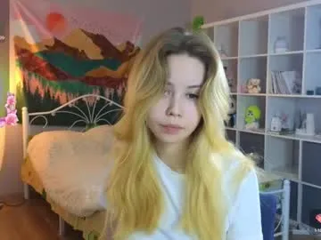 wendy_cutiex — start stream with air kiss >< #18 #new #skinny #shy #cute [15 tokens remaining]