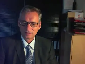 wetsuitedman — Wetsuitedman's room #german #uncut #suit #@office # wet games #tokens are welcome