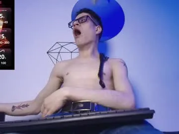wolfan_sky — GOAL: Show armpit + biceps [11 tokens remaining] Welcome to my room! #thickcock #dominant #smoke #lovense #master