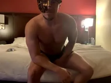 wolfie_solo — Keep me naked! 50 tokens for 5 min! #Horny #bigdick #hot #cum
