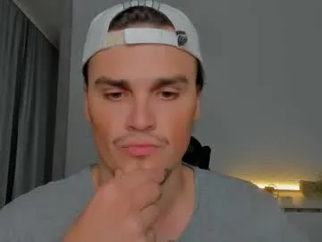 xx_raul_xx_ — Remove the T -shirt [200 tokens left] #pvt #uncut #new #cum #bigcock