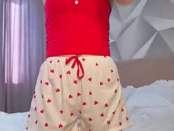 yeah_i_want — GOAL: little tease u with my shorts [55 tokens remaining] Hey I Loe.A bit of a dreamer, a bit of a tease #new here #blonde #teen #skinny #18