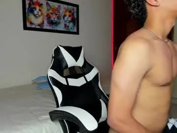 yeiden_dick07 — GOAL: sexy dance [111 tokens remaining] Welcome to my room! #feet #bigcock #cum #latin #new