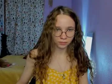 your_leslie — Dance [121 tokens left] Welcome to my room PM 5 tok #petite #young #feet #teen #cute