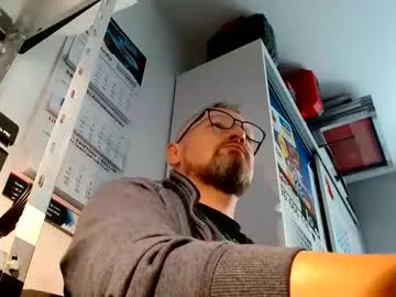 your_tipie — hi ;) . #shaved #mature #daddy #older i like #squirt