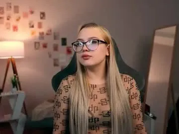 yourjullymoon — my first day<3 Goal: little sexy dance  (  #new there and Im #18 y.o #young #blonde girl and sorry for my #shy personality type [55 tokens remaining]