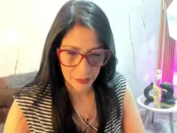zamanthaa__ — GOAL: Sexy Dance [35 tokens remaining] Welcome to my room! #mature #milf #feet #smalltits #new
