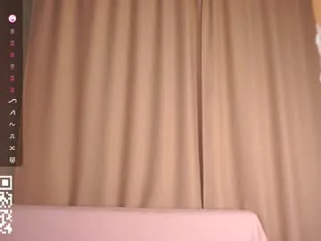 zara_shine — Goal:take off my shorts  and squeeze ass^^   #18 #lovense #squirt #smalltits #teen [44 tokens remaining]