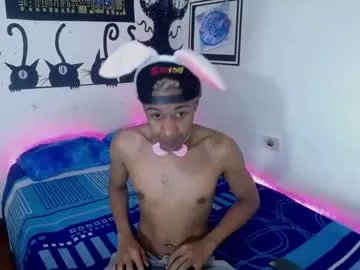 zayn_is_soft — GET NAKED 10 MIN  [200 tokens left] #ebony #new #bigcock  #latino #cum
