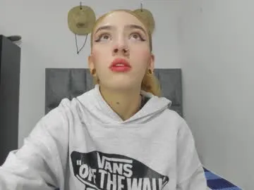zoe_painn — Finger Ass!!!!!! [322 tokens remaining]