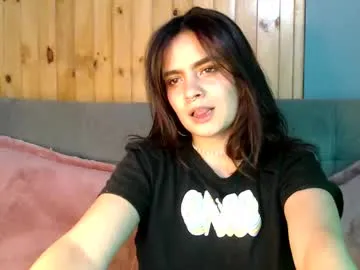 zoee_t — fuck me [142 tokens remaining] #latina #smoke #squirt #anal #smalltits