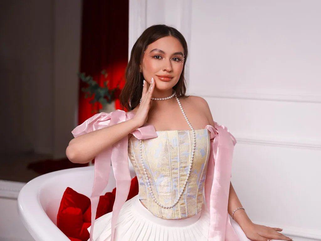 ChloeCalloway — Flirting with interesting men ;)