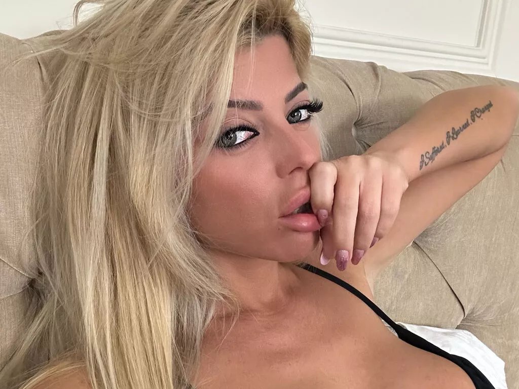 SarahLynne — I enjoy the outdoors, traveling, restaurants, laughing, going to cultural events, and socializing with quality people. It's just better living and sharing life with someone else. I love being active, healthy and staying fit. Would you like to tell...