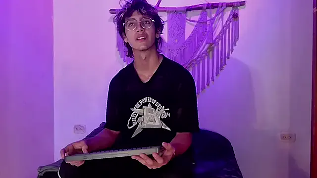 2006_tgn — Blowjob 69 standing