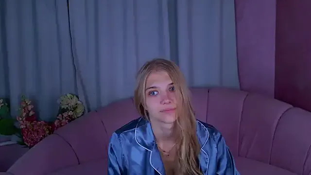 4example_Chloe — Freechat on StripChat