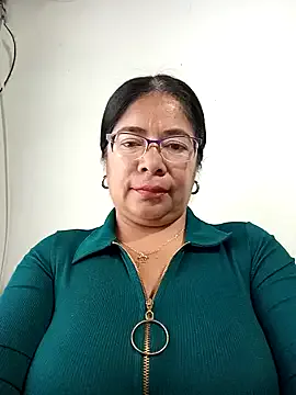 __valentina18 — Remove bra plus oil on my big tits in pu
