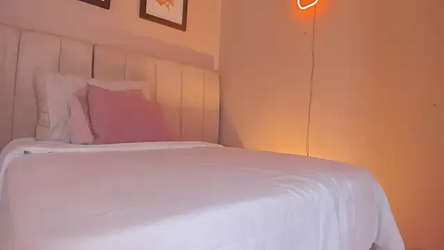 _alison_c — sexy naked / masturbation