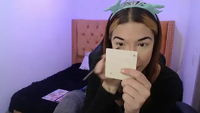 _ArianaMiller — show ass + oil  