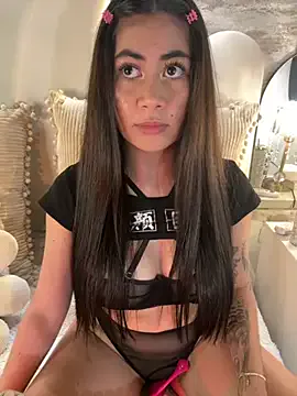 _MadiLee_ — Fingers pussy, domi in the clit
