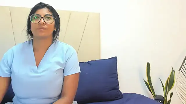 _Miaa_khalifa_ — tira run  beso