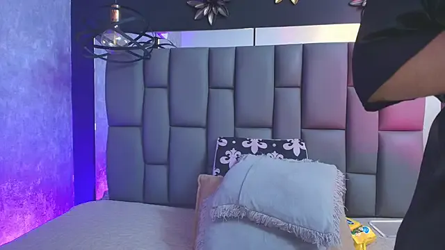 _MiaBrown_ — 