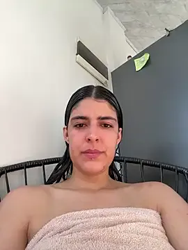 _Niah_ — Take off your clothes and model 