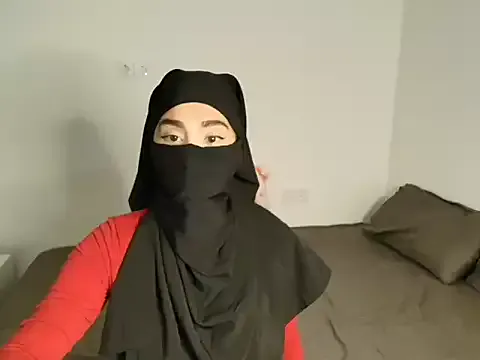 _samiraa_ — Dancing with hips + visual contact