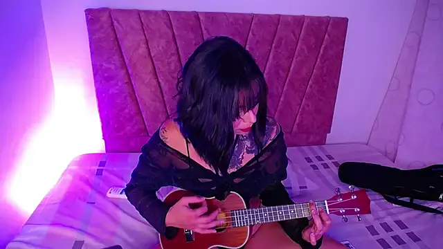 _Scarlet_jones_ — show tits