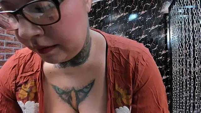 StripChat ADAIRA_CALLIE is Freechat ADAIRA_CALLIE — Show Tongue!
