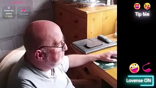 Adamdaddybear — encourage me to cum with some tips