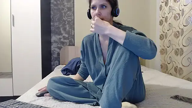 AdeleInfinity — Take off shorts + doggy + spanks