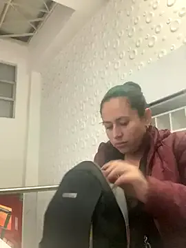 adriluna — remove bra
