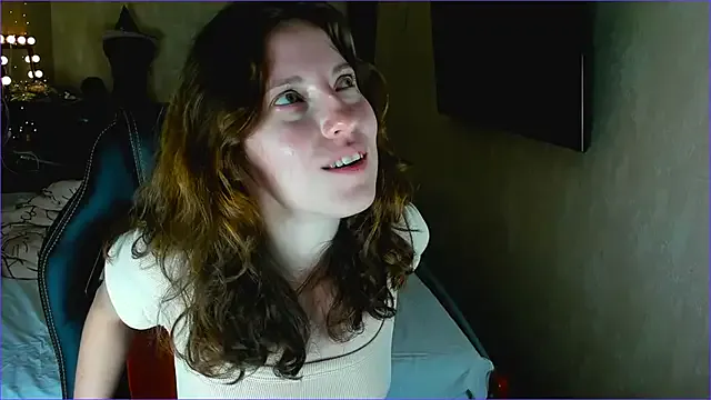 Agata_in_Wonderland — handbra