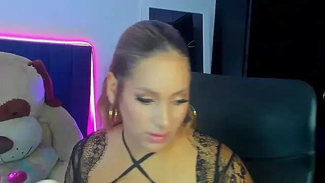 Agnescruzz — TWERK , NAKED