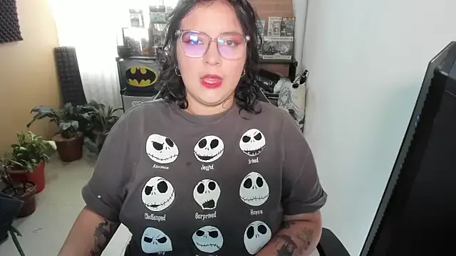aika-dreams — show tits