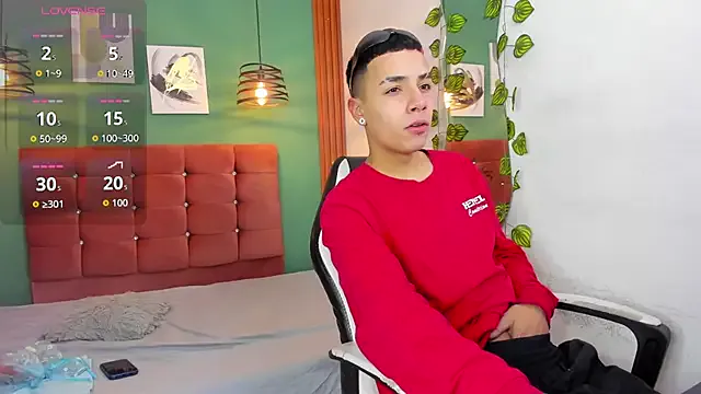Aisha_andy — cum in tits