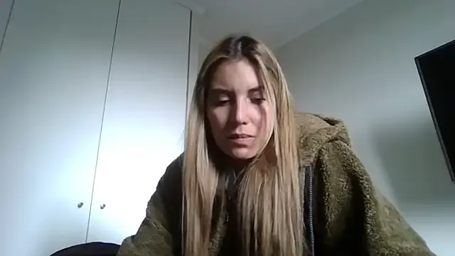 alaanna_new — Welcome to my room Goal Naked