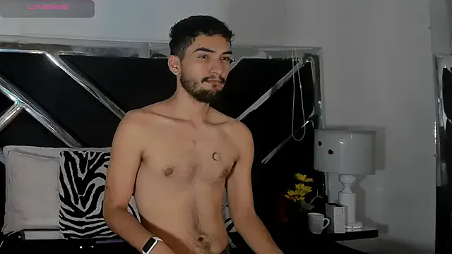 AlekRuizx — Show pubis!