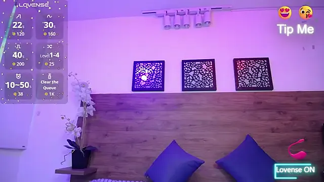 AlexandraCambell — Show my pussy open stretching it wide