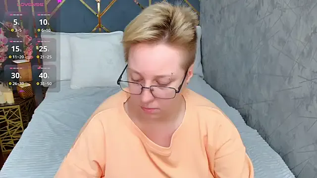 AlexandraGreen — showing the outfit from head to toe