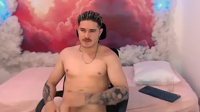 AlexPiersss — show cock hard 