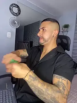 ALEXXX_KING — jerk and spit cock