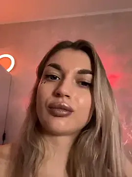 Alice_Cutieee — whipped cream on tits