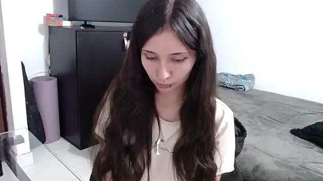 alice_live1 — topless