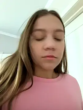 AliceBrayan — Freechat on StripChat